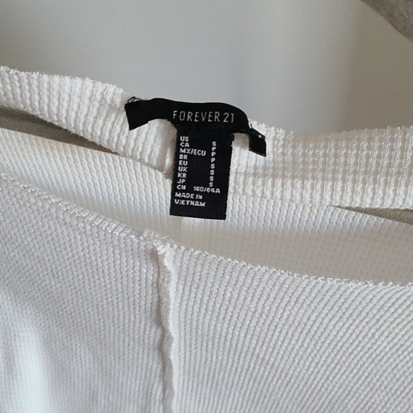 Forever 21 Wide Neck Raw Hem Top - Picture 4 of 4